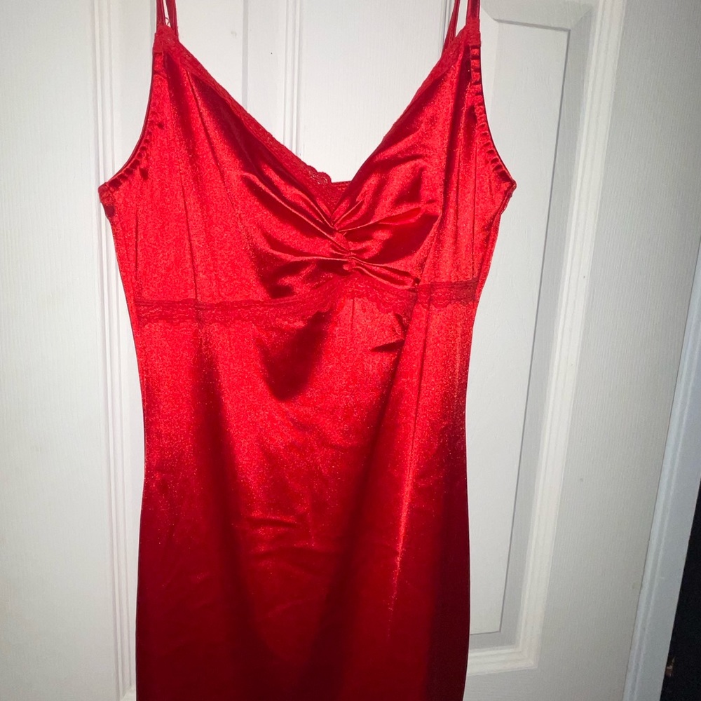 Satin red dollskill mini dress
